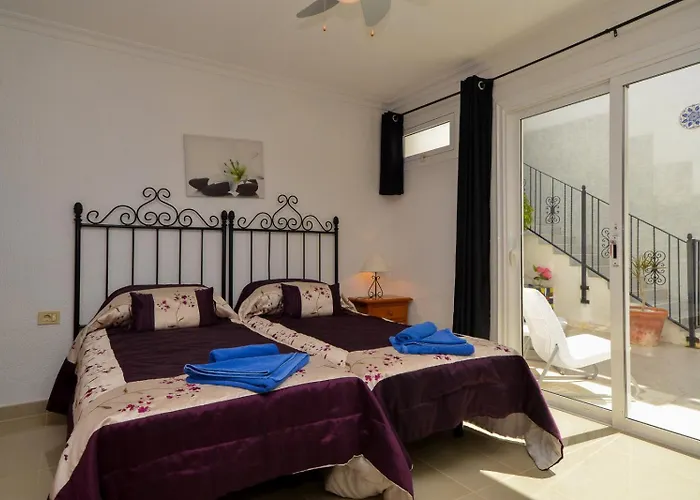 With Private Pool Βίλα